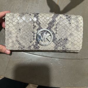 michael kors wallet